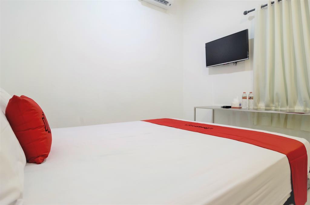 Hotel Reddoorz Near Poncol Station Semarang Esterno foto