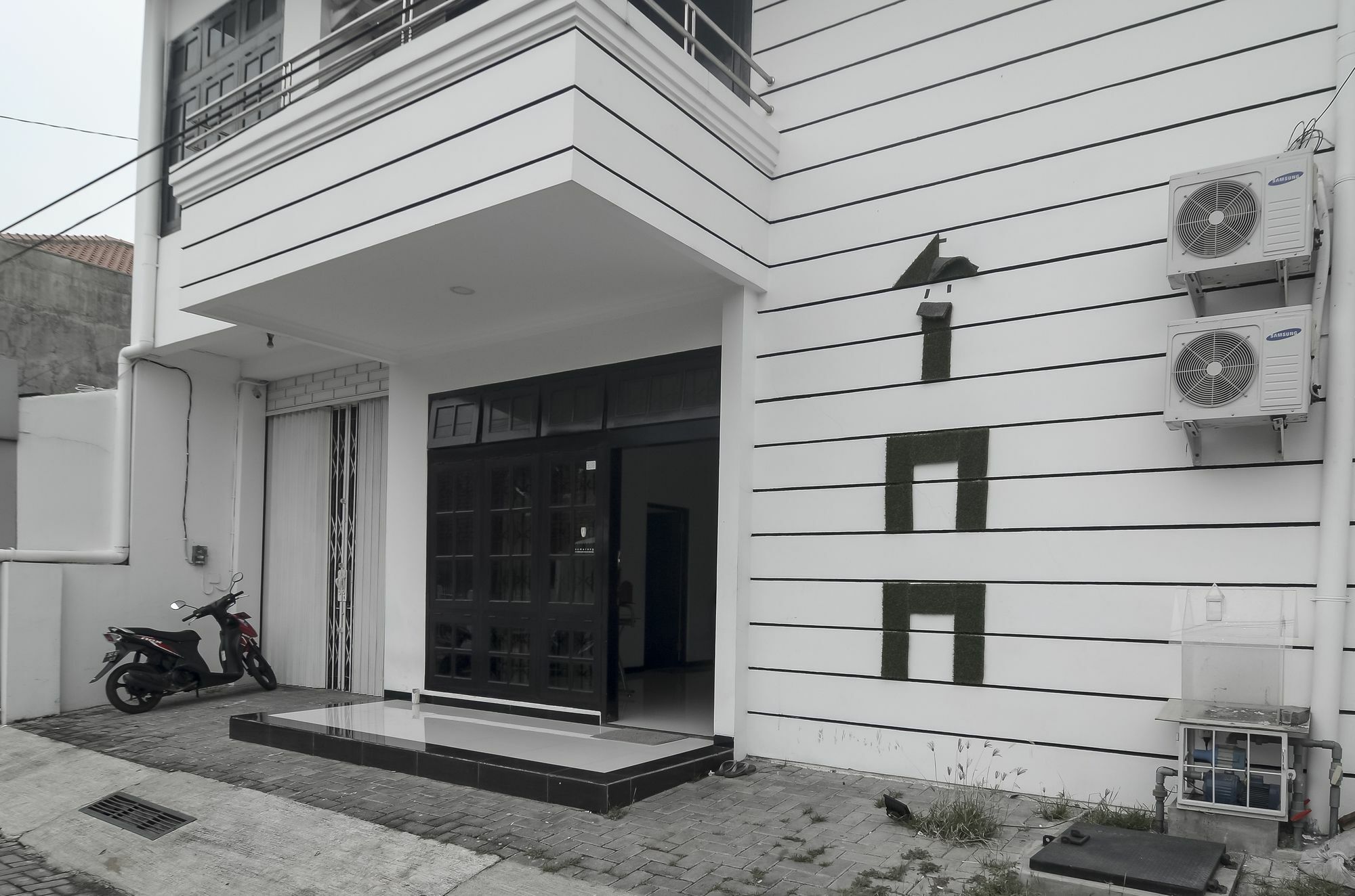 Hotel Reddoorz Near Poncol Station Semarang Esterno foto