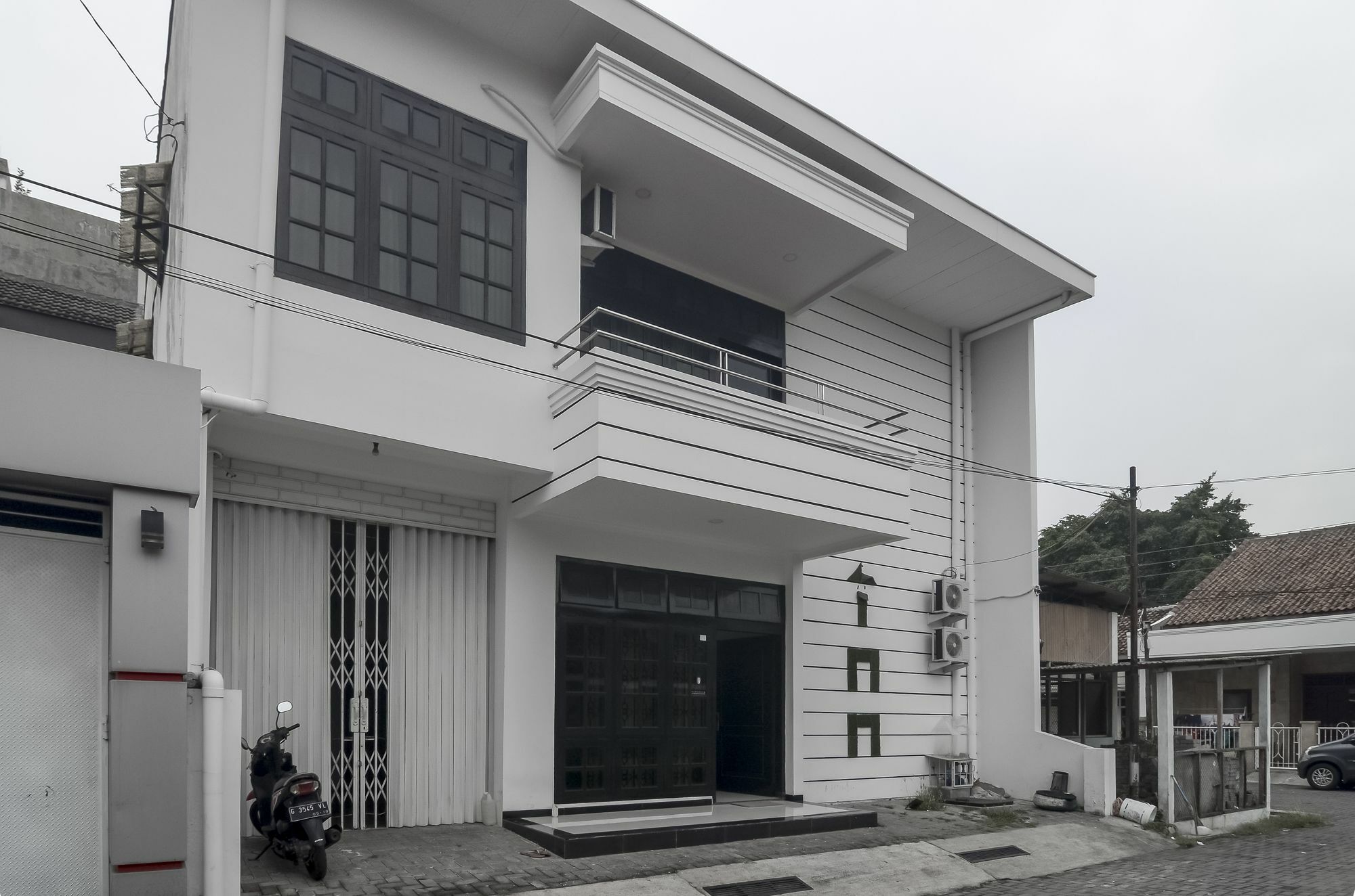 Hotel Reddoorz Near Poncol Station Semarang Esterno foto