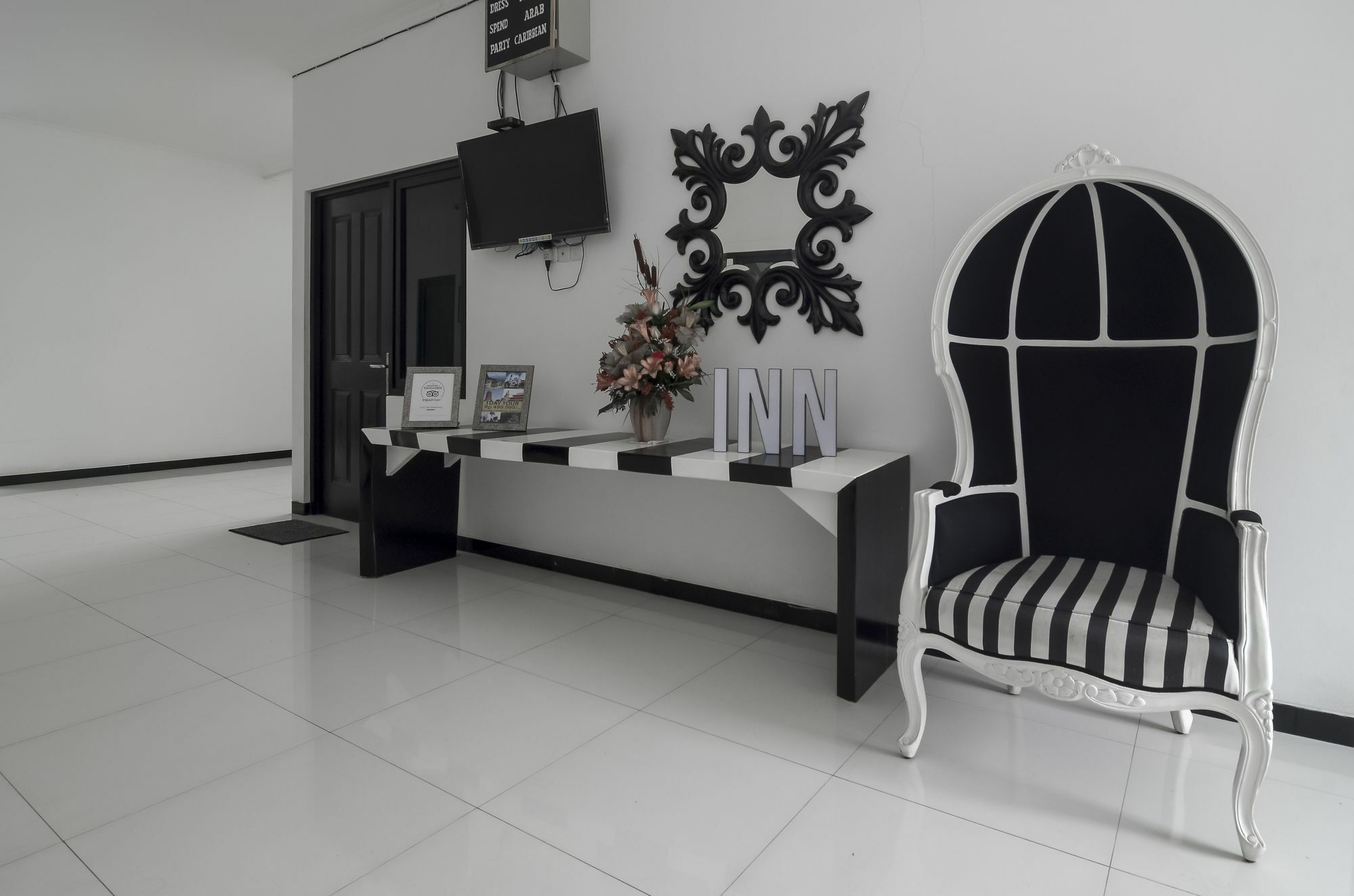 Hotel Reddoorz Near Poncol Station Semarang Esterno foto